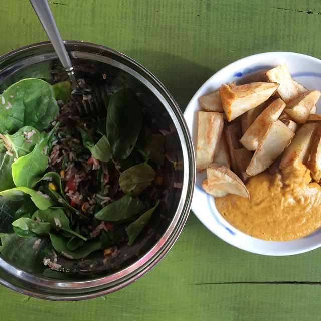 Carbing up #carb #vegan #potato #ricebowl #spinach #vegancheesesauce